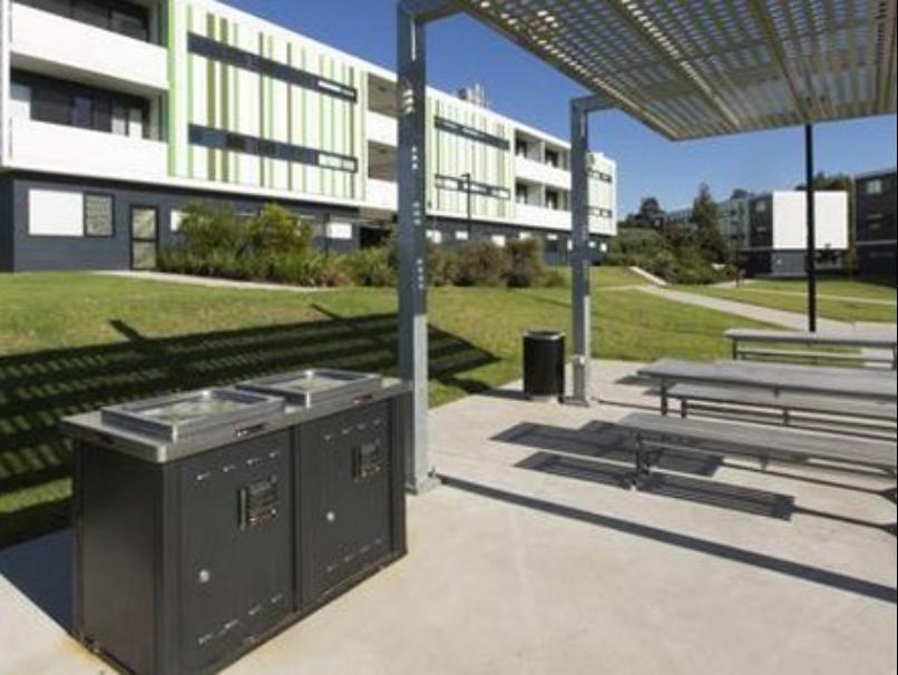 Western Sydney University Village - Кембълтаун Екстериор снимка