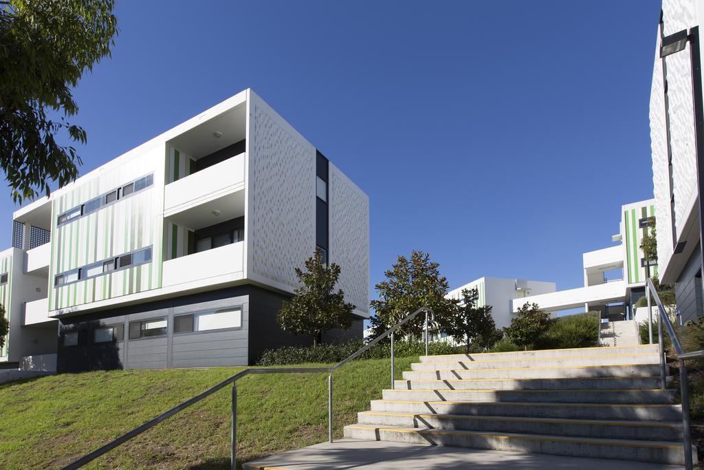 Western Sydney University Village - Кембълтаун Екстериор снимка