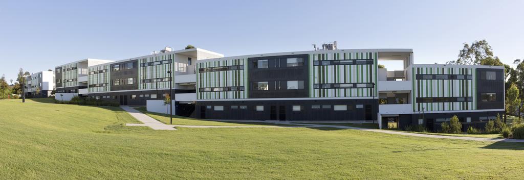 Western Sydney University Village - Кембълтаун Екстериор снимка