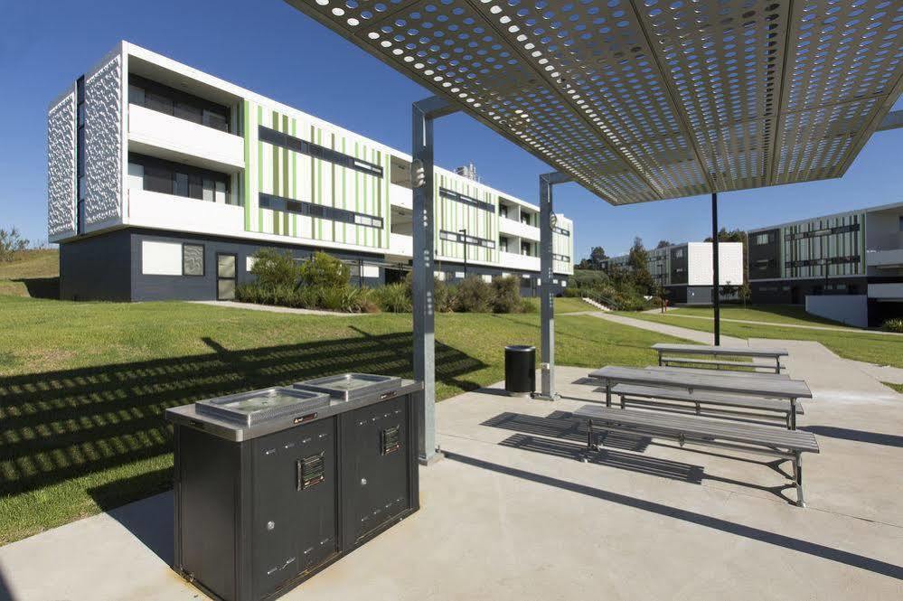 Western Sydney University Village - Кембълтаун Екстериор снимка